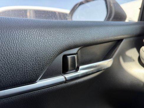 Used 2022 Toyota Camry SE w/ Carpet Mat Package (TMS) image 21