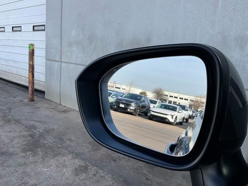 Used 2025 Nissan Rogue SV image 19