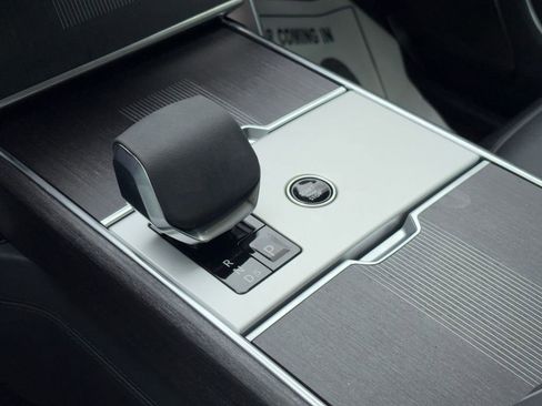 Used 2025 Land Rover Range Rover Long Wheelbase Autobiography AWD/4WD image 19