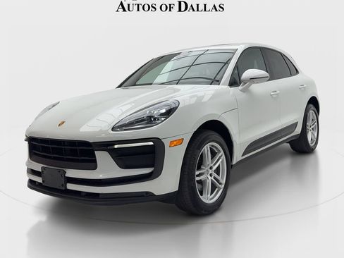 Used 2022 Porsche Macan AWD/4WD image 3