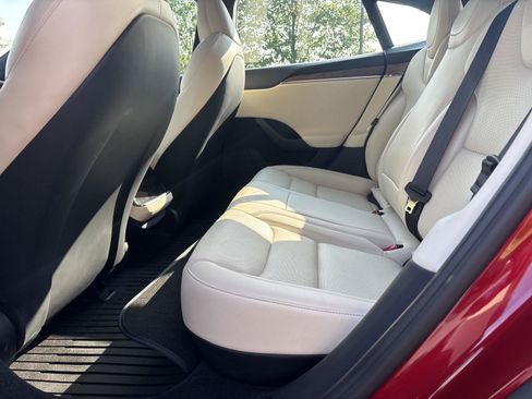 Used 2026 Tesla Model S AWD/4WD image 19