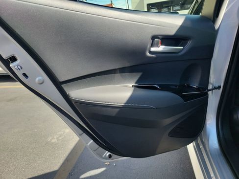 Used 2024 Toyota Corolla SE w/ SE Package image 15