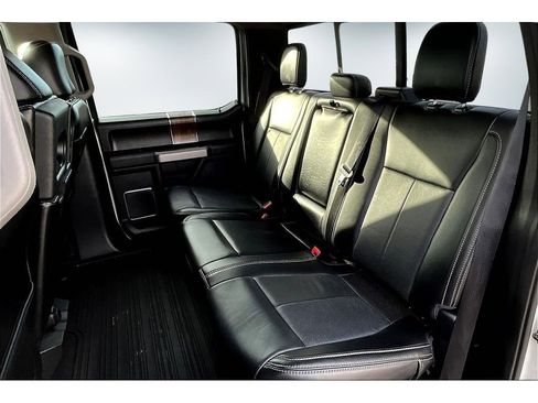 Used 2020 Ford F150 Lariat w/ Trailer Tow Package image 21