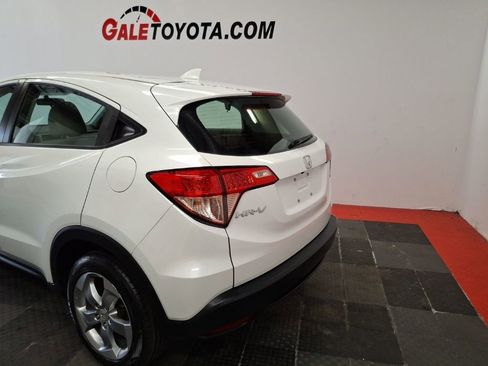 Used 2018 Honda HR-V LX image 7