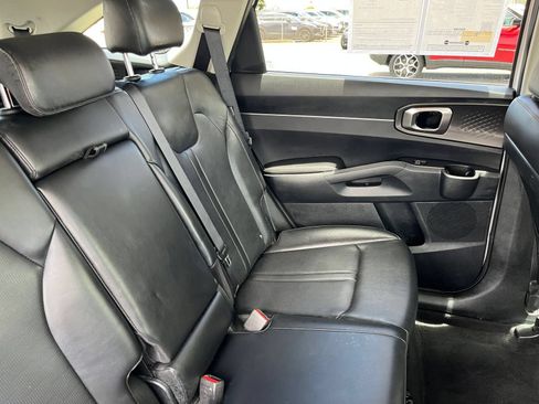 Used 2024 Kia Sorento S FWD image 38
