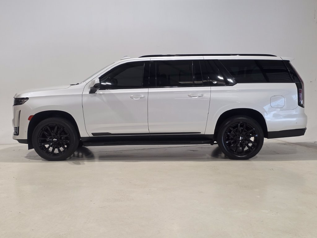Used 2021 Cadillac Escalade ESV Sport Platinum w/ LPO, ONYX Package AWD/4WD image 3