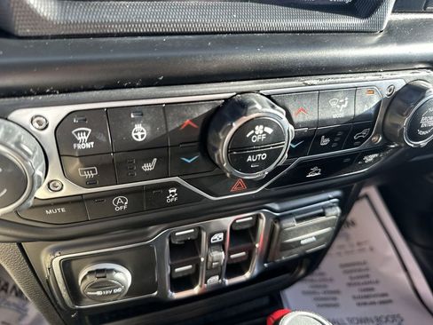 Used 2022 Jeep Wrangler Unlimited Sport AWD/4WD image 19