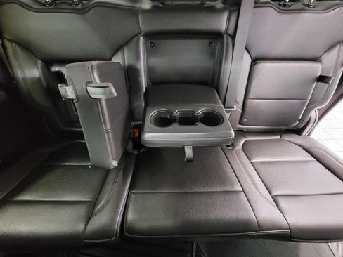 Used 2019 Chevrolet Silverado 1500 LTZ w/ LTZ Premium Package AWD/4WD image 23