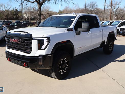 Used 2024 GMC Sierra 2500 AT4X image 10