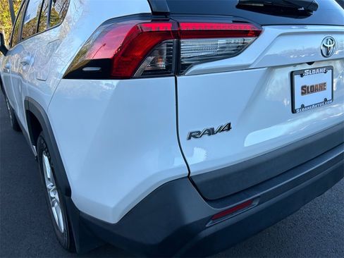 Used 2021 Toyota RAV4 XLE image 21