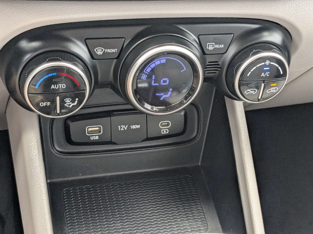 Used 2023 Hyundai Venue SEL FWD image 26