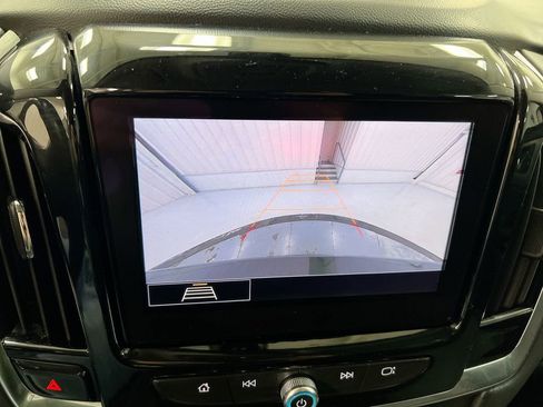 Used 2021 Chevrolet Traverse LT FWD image 10