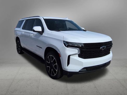 Used 2023 Chevrolet Suburban RST w/ Luxury Package image 8