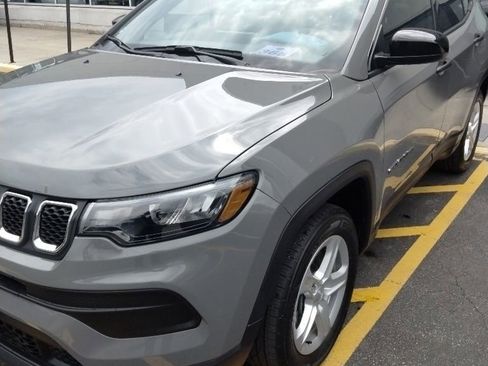 Used 2024 Jeep Compass Sport AWD/4WD image 1