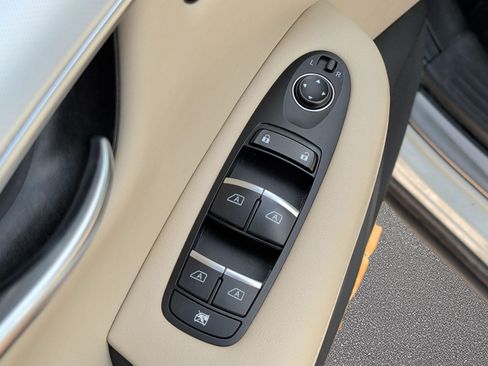 Used 2019 INFINITI QX50 Essential w/ Premium Heat Package FWD image 9