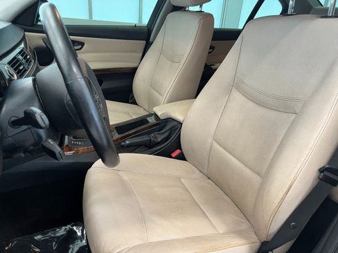 Used 2011 BMW 328i xDrive Sedan AWD/4WD image 10