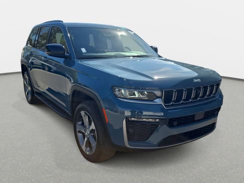 New 2026 Jeep Grand Cherokee Limited w/ Luxury Tech Group II AWD/4WD image 3