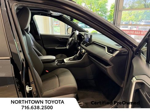 Used 2021 Toyota RAV4 SE w/ Weather & Moonroof Package AWD/4WD image 11