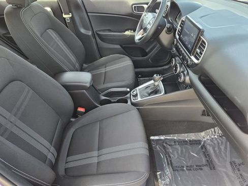 Used 2024 Hyundai Venue SEL FWD image 13