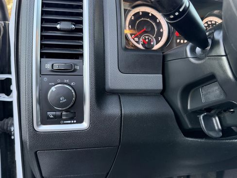 Used 2017 RAM 1500 Classic SLT AWD/4WD image 15