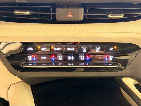 Certified 2023 Buick Envision Avenir AWD/4WD image 15