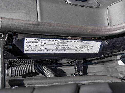 Used 2025 Bentley Flying Spur Plug-In Hybrid AWD/4WD image 30