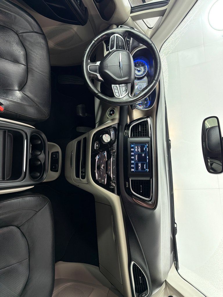 Used 2019 Chrysler Pacifica Touring-L FWD image 24