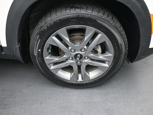 Used 2021 Kia Seltos S FWD image 13