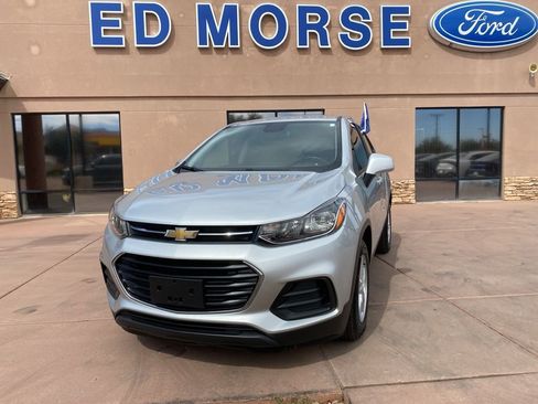 Used 2020 Chevrolet Trax LS image 1