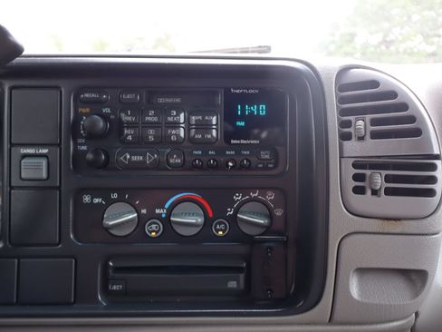 Used 1998 GMC Sierra 2500 4x4 Extended Cab w/ Marketing Option Pkg 3 image 28