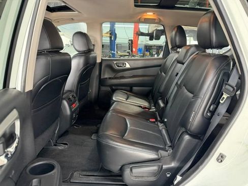 Used 2018 Nissan Pathfinder SL w/ SL Premium Package AWD/4WD image 8
