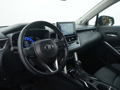 Used 2022 Toyota Corolla Cross XLE image 25