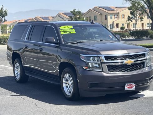 Used 2018 Chevrolet Suburban LT AWD/4WD image 3
