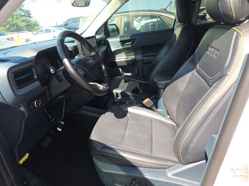Used 2025 Ford Maverick Lobo AWD/4WD image 3