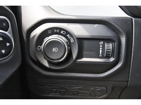 Used 2025 Jeep Wrangler Unlimited Sport AWD/4WD image 16