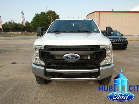 Used 2022 Ford F250 XL w/ Power Equipment Group AWD/4WD image 8