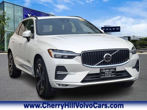 Used 2022 Volvo XC60 B5 Momentum w/ Advanced Package AWD/4WD image 1