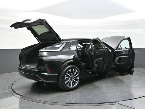 Certified 2025 Cadillac Lyriq Luxury AWD/4WD image 43