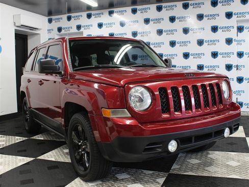 Used 2015 Jeep Patriot Sport w/ Power Value Group FWD image 5