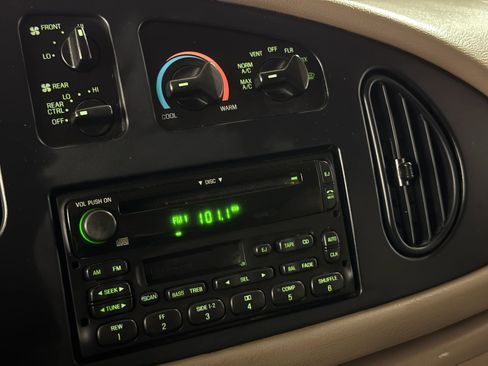 Used 2002 Ford E-350 and Econoline 350 Van image 53