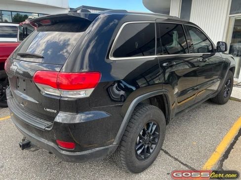 Used 2018 Jeep Grand Cherokee Laredo AWD/4WD image 3