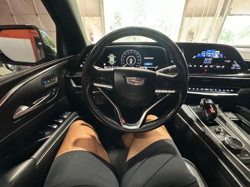 Used 2021 Cadillac Escalade ESV Sport AWD/4WD image 21