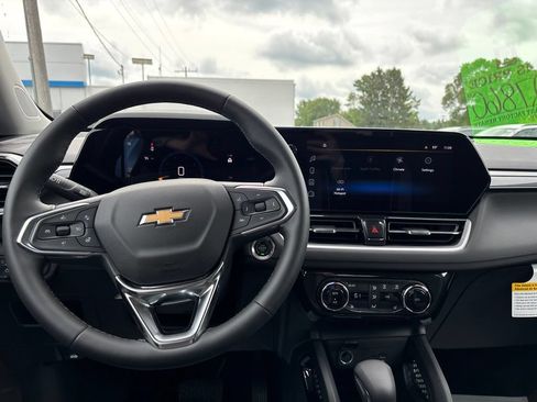 New 2026 Chevrolet TrailBlazer LT w/ Convenience Package FWD image 10