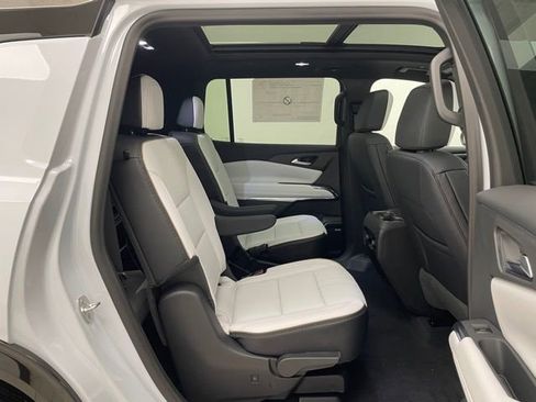 New 2026 Chevrolet Traverse High Country w/ LPO, Floor Liner Package image 15