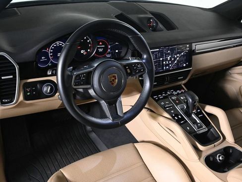 Certified 2023 Porsche Cayenne Platinum Edition AWD/4WD image 4