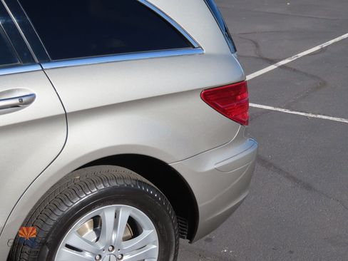 Used 2006 Mercedes-Benz R 500 4MATIC image 14