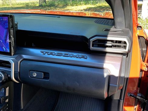 Used 2025 Toyota Tacoma TRD Off-Road image 23