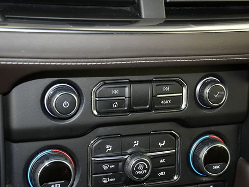 Used 2021 Chevrolet Tahoe LT image 30