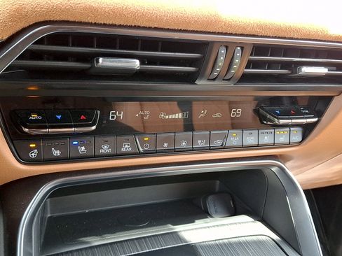Certified 2025 MAZDA CX-70 3.3 Turbo S w/ Premium Plus AWD/4WD image 19