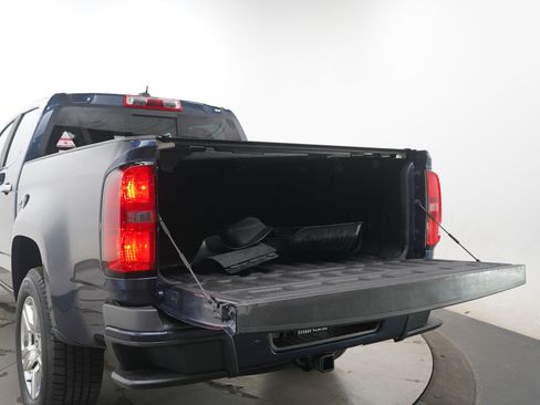 Used 2018 Chevrolet Colorado Z71 w/ Centennial Edition image 17